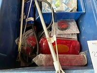 Diverse verlichtingdelen - afbeelding 2 van  3