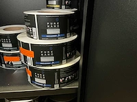 Diverse verpakkingsetiketten en coatingvloeistoffen. - afbeelding 2 van  7