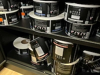 Diverse verpakkingsetiketten en coatingvloeistoffen. - afbeelding 4 van  7