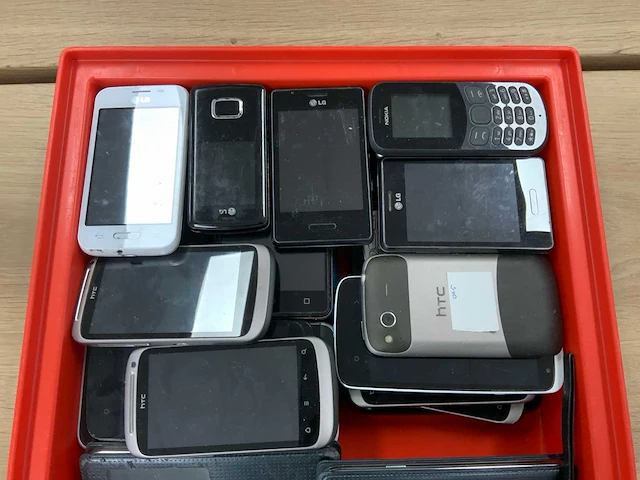 Diverse vintage samsung, nokia, alcatel, htc, lg telefoons (50x) - afbeelding 2 van  2