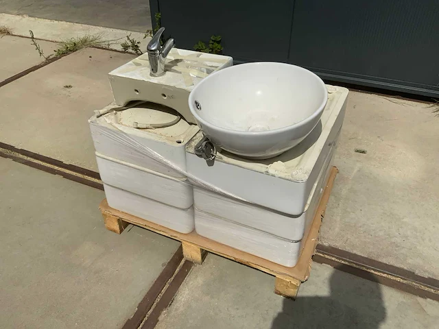 Diverse wasbakken (duravit) (8x) - afbeelding 1 van  9