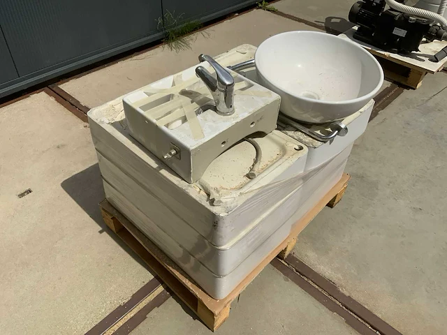 Diverse wasbakken (duravit) (8x) - afbeelding 3 van  9