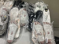 Diverse waterschoenen en slippers (37x) - afbeelding 7 van  7