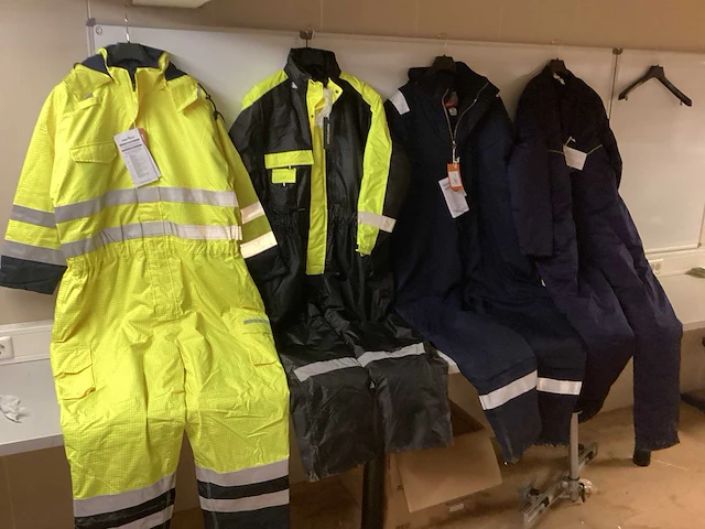 Diverse werkoveralls (4x) - afbeelding 1 van  6