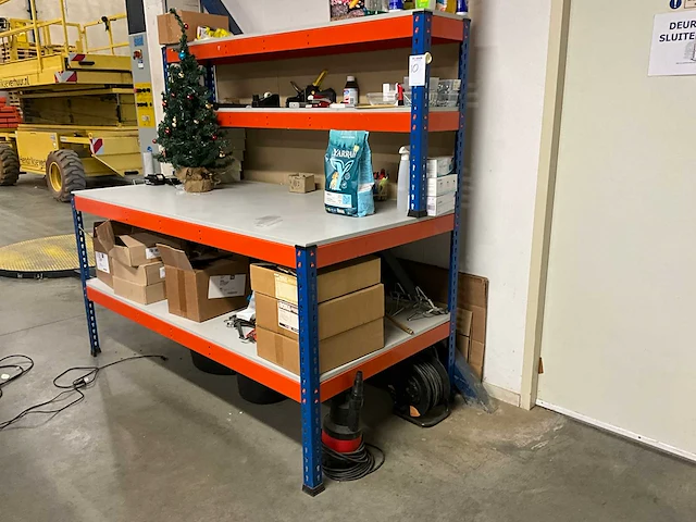 Diverse werkplaats inventaris - afbeelding 1 van  15