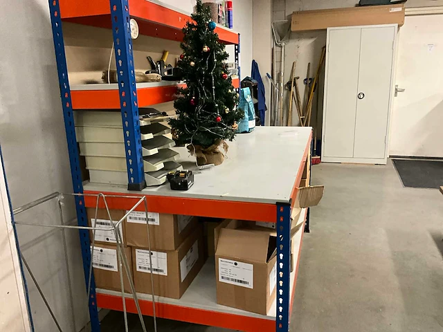 Diverse werkplaats inventaris - afbeelding 8 van  15