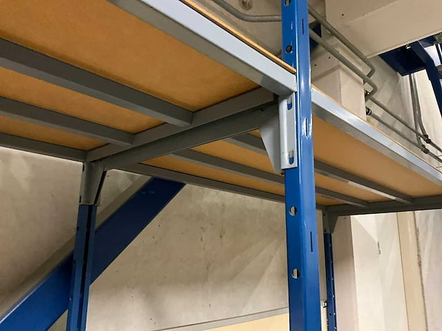 Diverse werkplaats inventaris - afbeelding 14 van  15