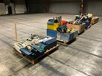 Diverse werkplaats toebehoren - afbeelding 1 van  9
