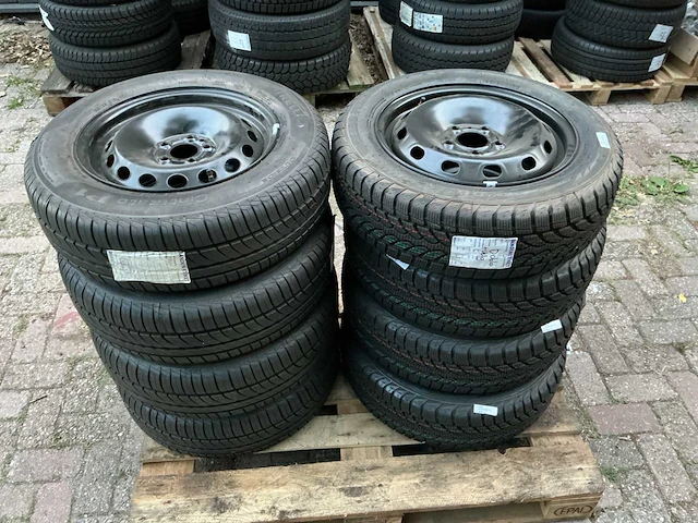 Diverse wielen autobanden iveco fiat - afbeelding 2 van  14