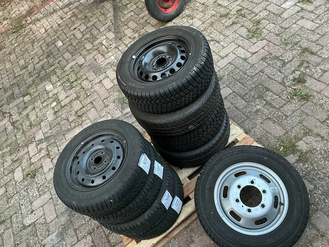 Diverse wielen autobanden iveco fiat - afbeelding 7 van  14