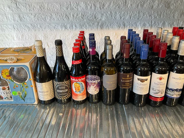 Diverse wijn en drank (63x) - afbeelding 10 van  10