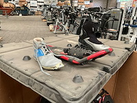 Diverse wintersport attributen - afbeelding 1 van  6