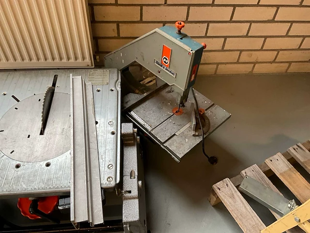 Diverse zaagmachines - afbeelding 5 van  7