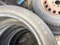 Diversen inhoud autobanden - afbeelding 13 van  17