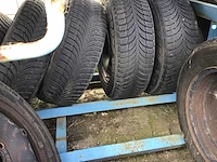 Diversen inhoud autobanden - afbeelding 16 van  17