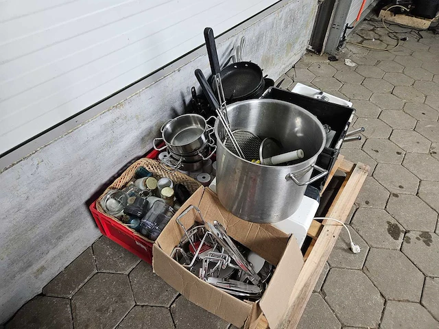 Diversen keukenbenodigdheden - afbeelding 2 van  6