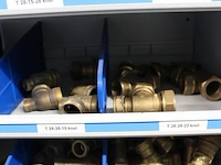 Diversen koper knie, t, puntstuk, schorefbuis etc. - afbeelding 32 van  34