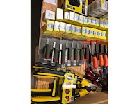 Diversen producten op tafel - afbeelding 9 van  10