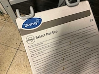 Diversey ultra pur-eco houder met schoonmaakmiddelen - afbeelding 6 van  7
