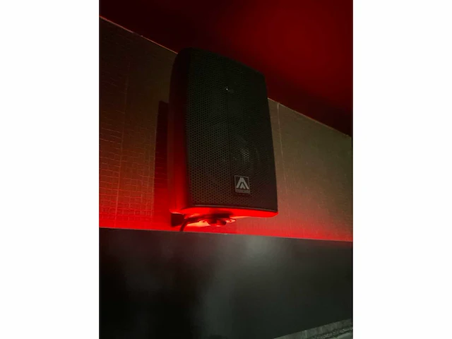 Dj apparatuur met speakers - afbeelding 7 van  8