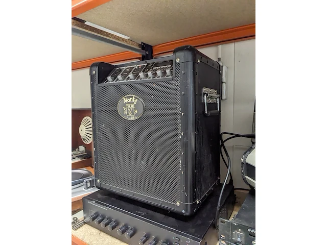 Dj en divers audioapparatuur, o.a. martin, pioneer, monty - afbeelding 6 van  31