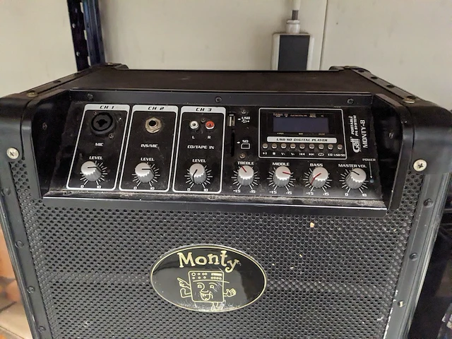 Dj en divers audioapparatuur, o.a. martin, pioneer, monty - afbeelding 7 van  31