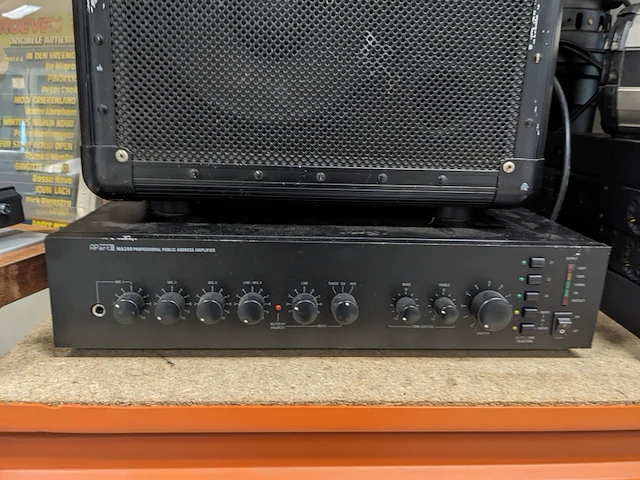 Dj en divers audioapparatuur, o.a. martin, pioneer, monty - afbeelding 8 van  31