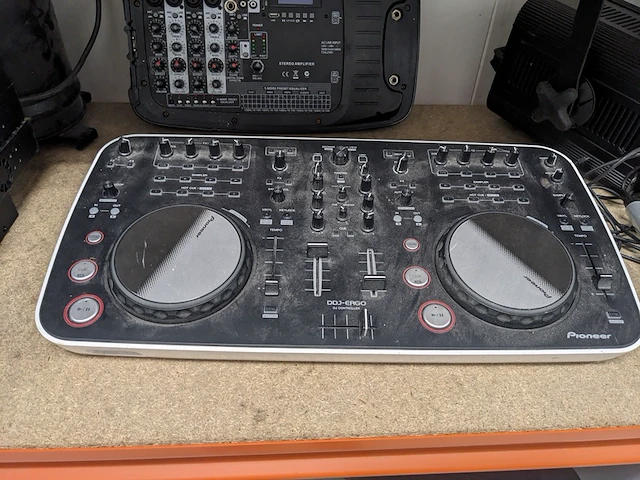 Dj en divers audioapparatuur, o.a. martin, pioneer, monty - afbeelding 12 van  31