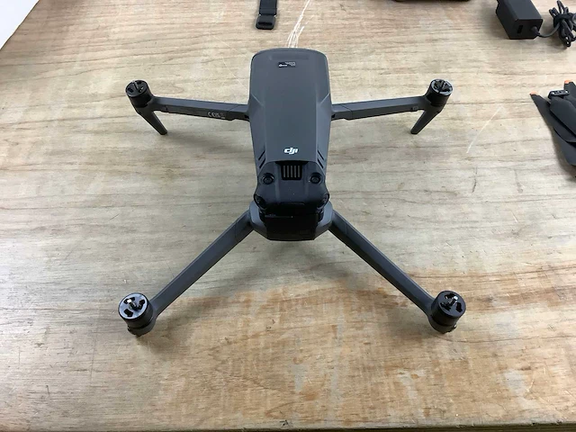 Dji mavic 3 - drone - afbeelding 2 van  11