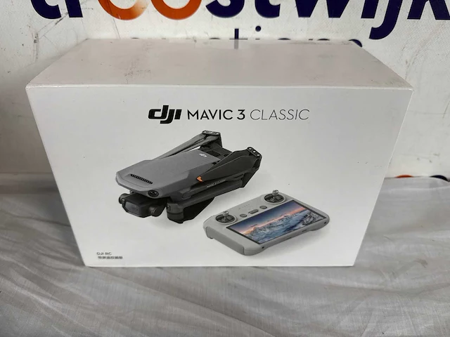 Dji mavic 3 classic - incl. dji rc smart controller - afbeelding 2 van  3