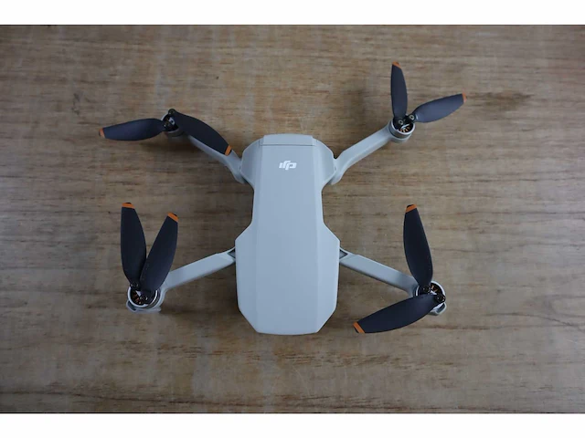 Dji mini 2 se fly more combo, lightweight and foldable mini camera drone with 2.7k video, intelligent modes, 10km video transmission, 31-min flight time, under 249 g, easy to use, extra - afbeelding 2 van  11