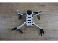 Dji mini 2 se fly more combo, lightweight and foldable mini camera drone with 2.7k video, intelligent modes, 10km video transmission, 31-min flight time, under 249 g, easy to use, extra - afbeelding 3 van  11