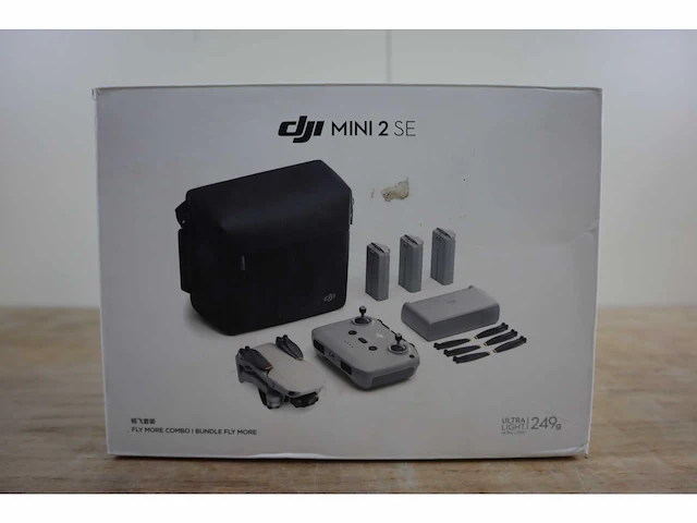 Dji mini 2 se fly more combo, lightweight and foldable mini camera drone with 2.7k video, intelligent modes, 10km video transmission, 31-min flight time, under 249 g, easy to use, extra - afbeelding 1 van  11