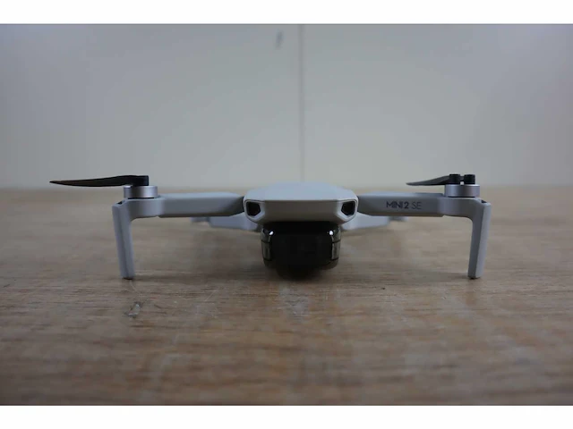 Dji mini 2 se fly more combo, lightweight and foldable mini camera drone with 2.7k video, intelligent modes, 10km video transmission, 31-min flight time, under 249 g, easy to use, extra - afbeelding 10 van  11