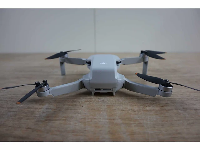 Dji mini 2 se fly more combo, lightweight and foldable mini camera drone with 2.7k video, intelligent modes, 10km video transmission, 31-min flight time, under 249 g, easy to use, extra - afbeelding 11 van  11