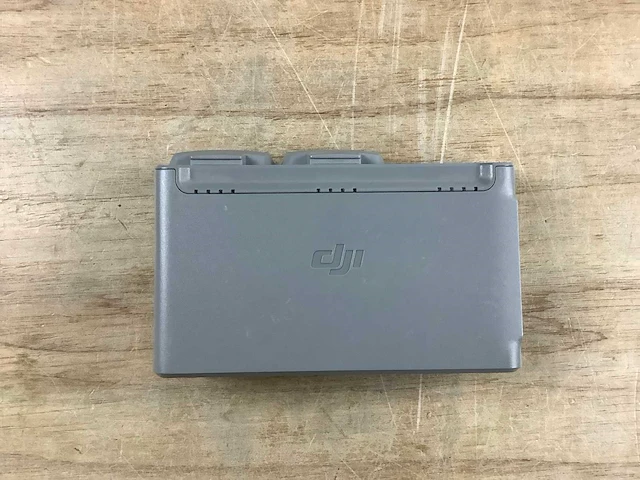 Dji mini 2 se fly more combo, lightweight and foldable mini camera drone with 2.7k video, intelligent modes, 10km video transmission, 31-min flight time, under 249 g, easy to use, extra - afbeelding 3 van  9