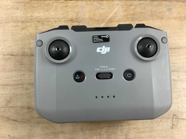 Dji mini 2 se fly more combo, lightweight and foldable mini camera drone with 2.7k video, intelligent modes, 10km video transmission, 31-min flight time, under 249 g, easy to use, extra - afbeelding 4 van  9