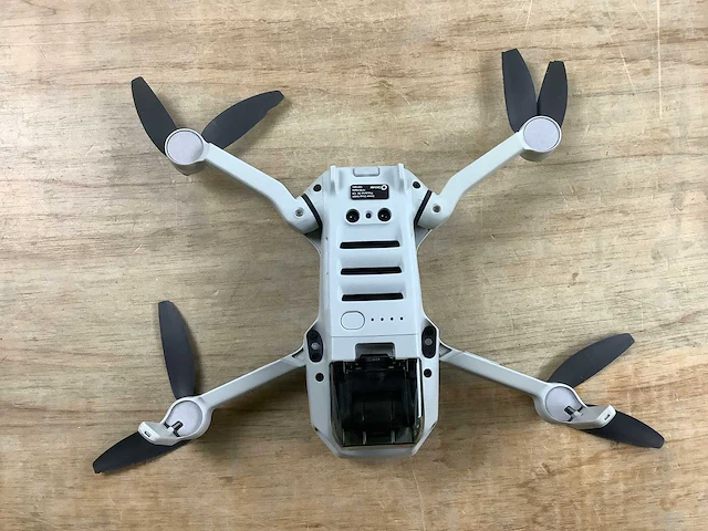 Dji mini 2 se fly more combo, lightweight and foldable mini camera drone with 2.7k video, intelligent modes, 10km video transmission, 31-min flight time, under 249 g, easy to use, extra - afbeelding 9 van  9
