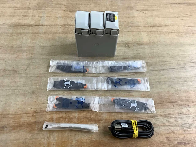 Dji mini 3 - fly more combo - including dji rc smart remote controller - afbeelding 2 van  10