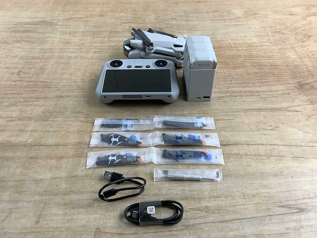 Dji mini 3 - fly more combo - including dji rc smart remote controller - afbeelding 4 van  10