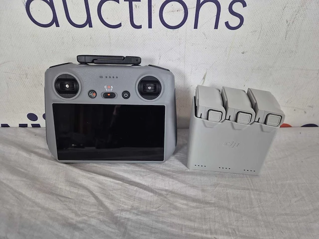 Dji mini 4 pro - drone - fly more combo - met rc331 smart controller - afbeelding 4 van  5