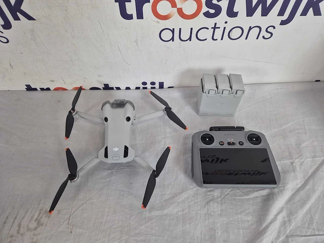 Dji mini 4 pro - drone - fly more combo - met rc331 smart controller - afbeelding 4 van  4