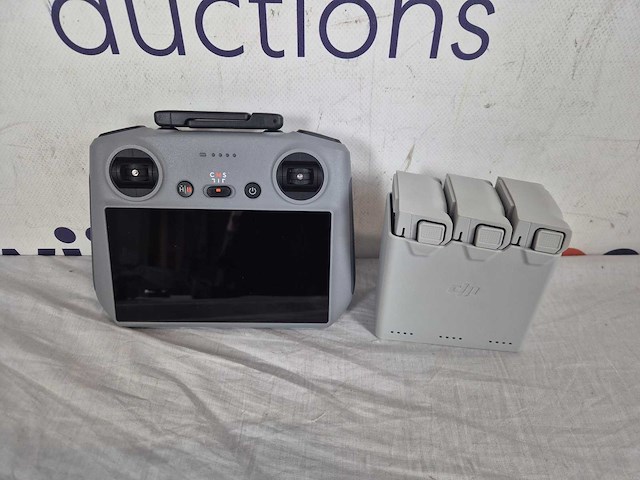 Dji mini 4 pro - drone - fly more combo - met rc331 smart controller - afbeelding 4 van  5