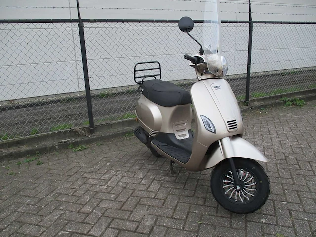 Djjd - snorscooter - cashmere efi injectie - scooter - afbeelding 7 van  11