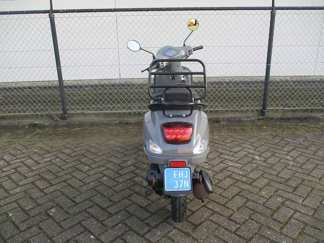 Djjd - snorscooter - cashmere riva injectie - scooter - afbeelding 11 van  12