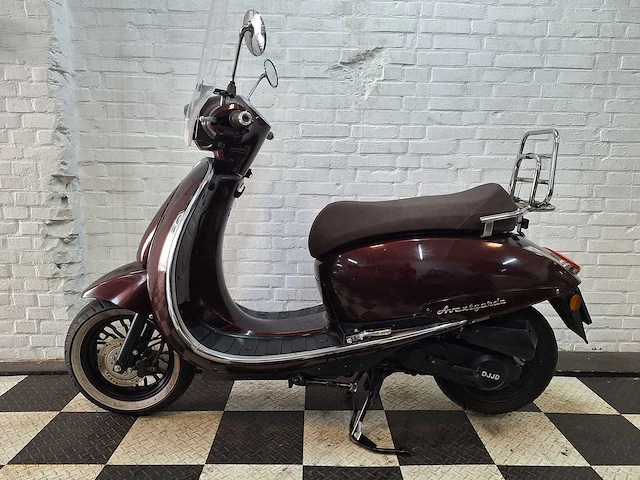 Djjd avantgarde 45 km bromscooter 4takt - afbeelding 1 van  7