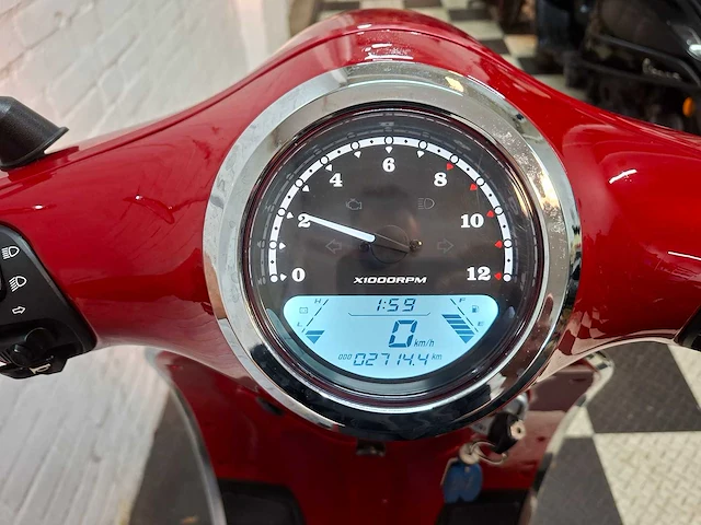 Djjd avantgarde 45 km bromscooter 4takt - afbeelding 4 van  7