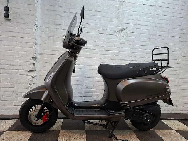 Djjd cashmere 45 km bromscooter 4takt - afbeelding 1 van  7