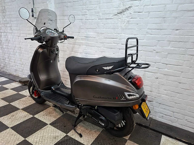 Djjd cashmere 45 km bromscooter 4takt - afbeelding 3 van  7