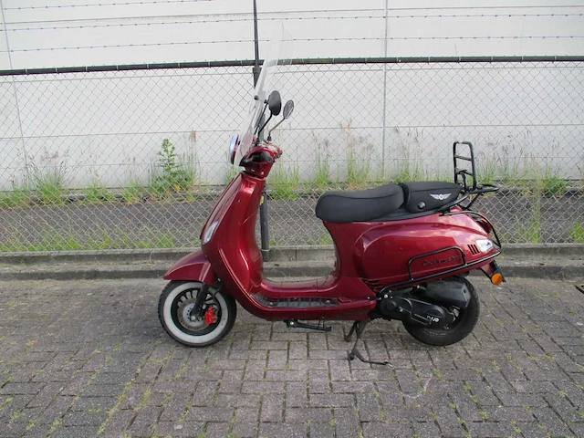 Djjd riva - bromscooter - cashmere de luxe injectie - scooter - afbeelding 1 van  9